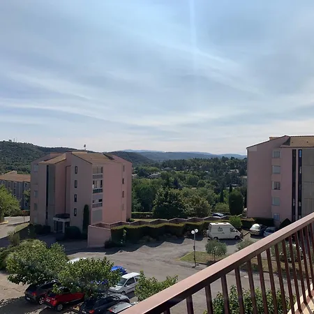Au Cezanne Apartment *